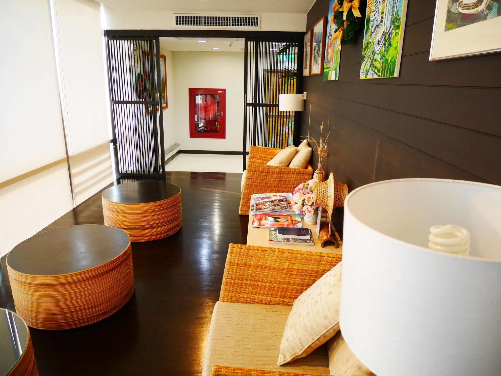 Swutel Hotel Банкок Екстериор снимка