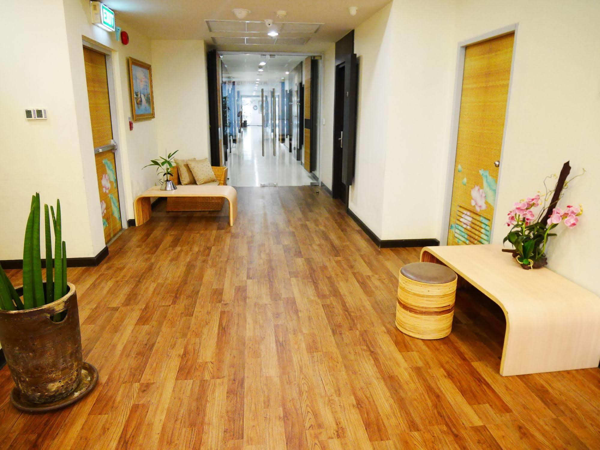 Swutel Hotel Банкок Екстериор снимка